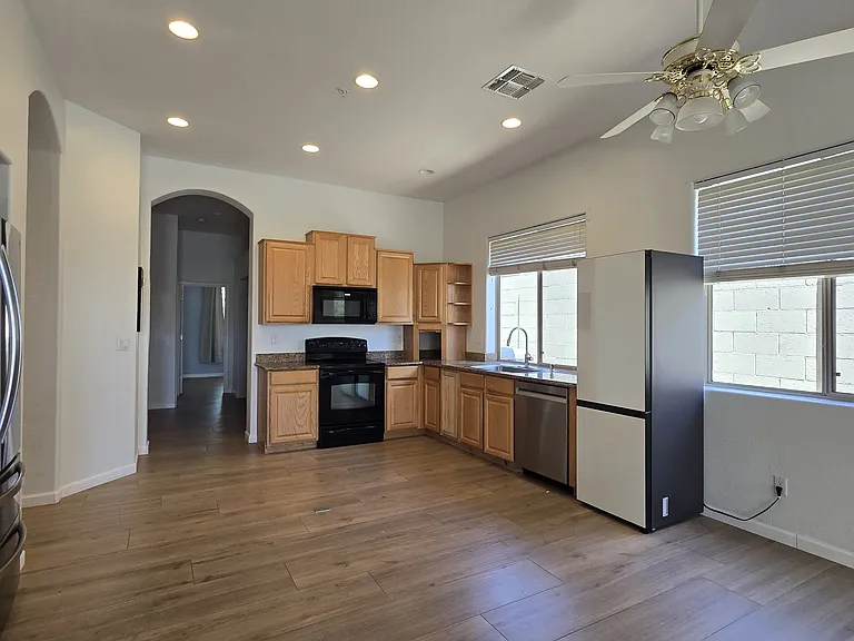 10335 E Rosemary Ln — Photo 8