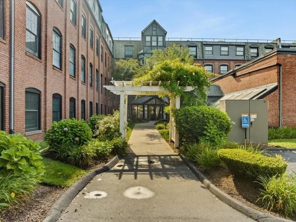 21 Linden St APT 409, Quincy, MA 02170