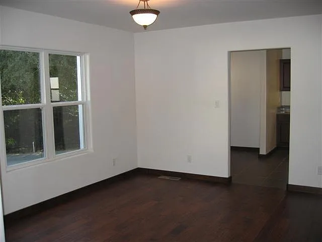 993 Lincoln Ave — Photo 6