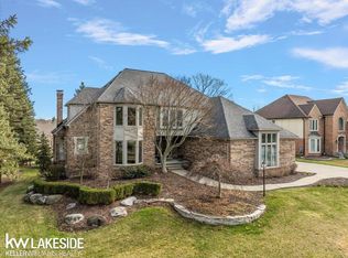 1065 Stony Pointe Blvd, Rochester, MI 48307