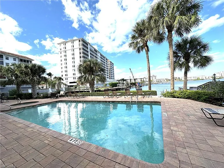 9101 Vanderbilt Dr #304 — Photo 28