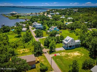 112 Leopold St, Bay Saint Louis, MS 39520