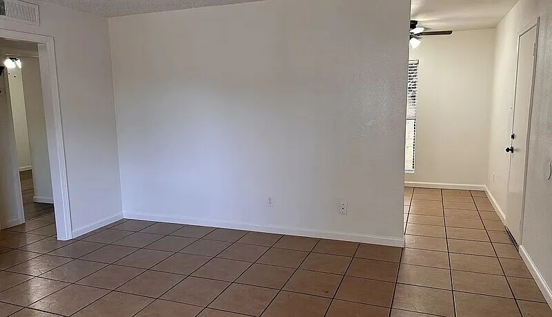 2 bed, 1.0 bath, 900 sqft, $1,010 — Photo 4