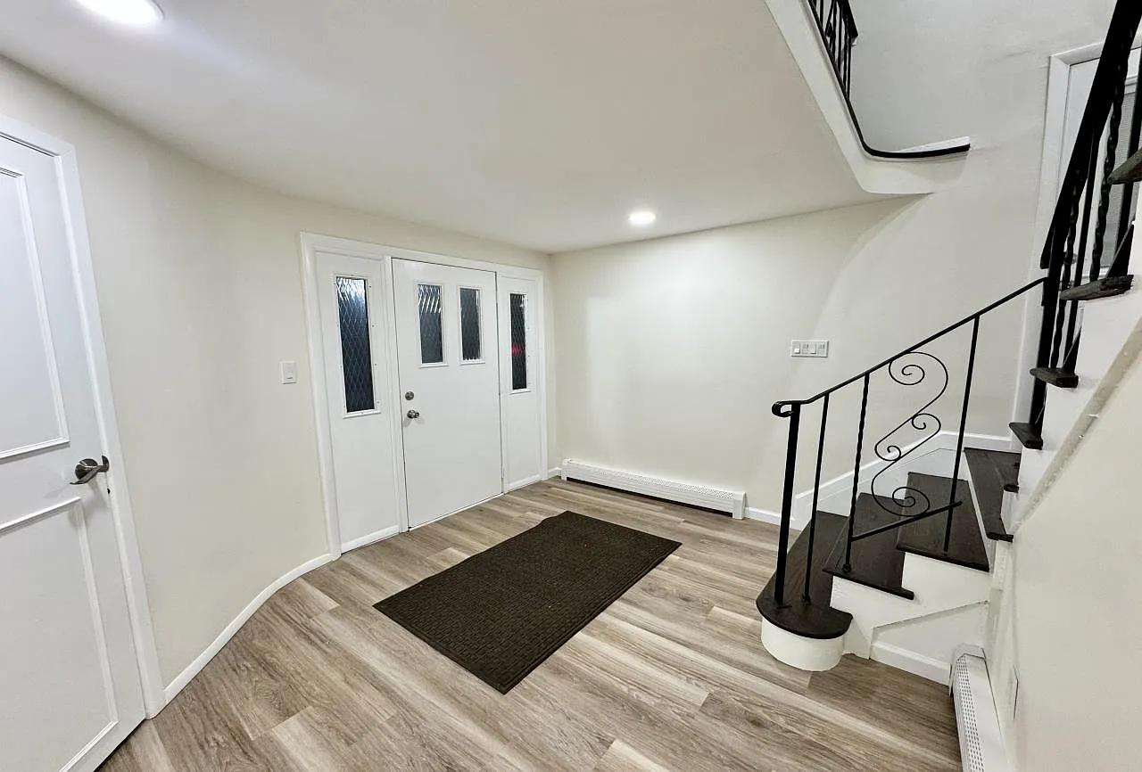 5 bed, 1825 sqft, $5,100 — Photo 3