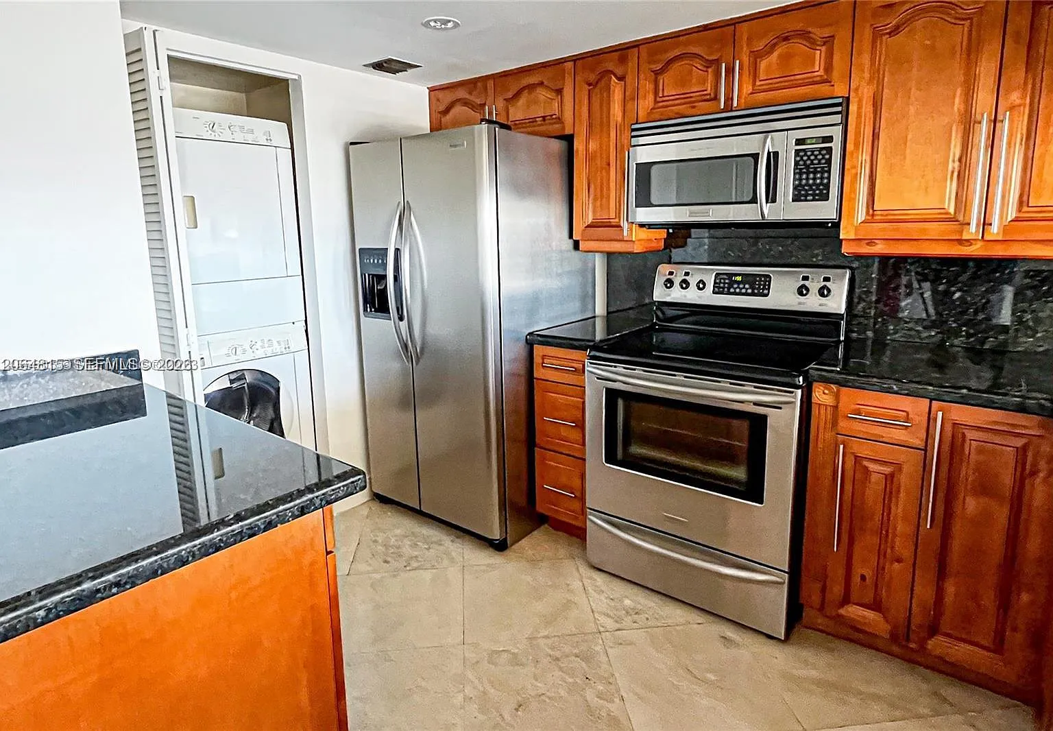 1 bed, 1.5 bath, 800 sqft, $2,700 — Photo 4