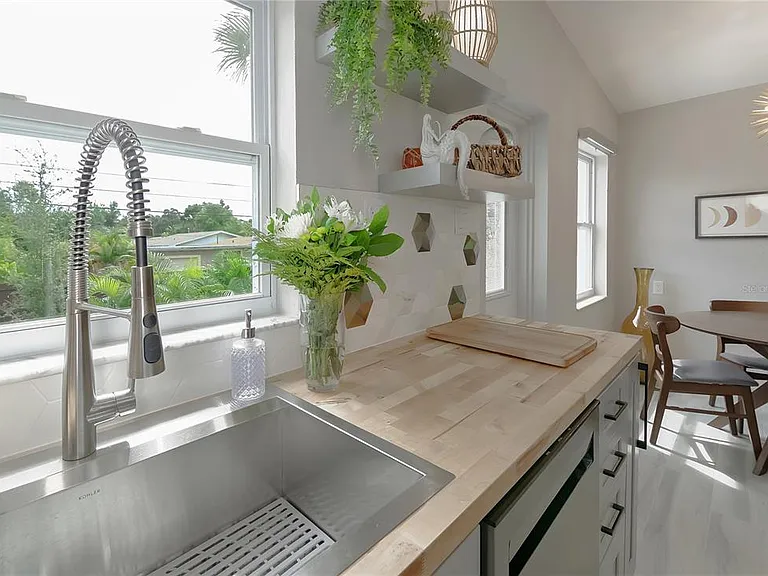 4111 Dr Martin Luther King Jr St N — Photo 23
