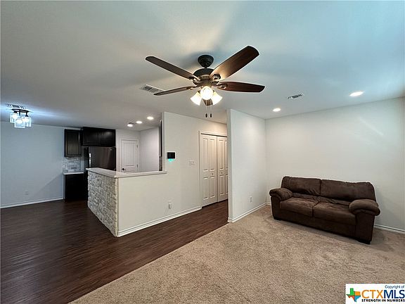 3rd image of 418 Villaggio Cir