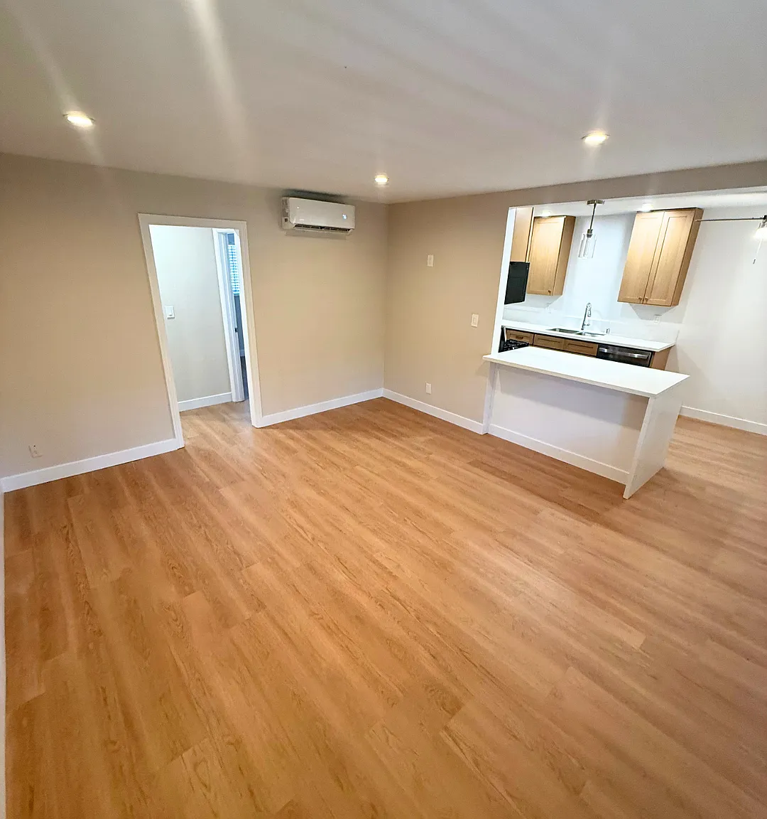 1 bed, 571 sqft, $2,395 — Photo 2