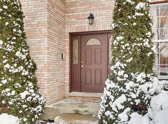 3rd image of 407 W Pleasant Ln