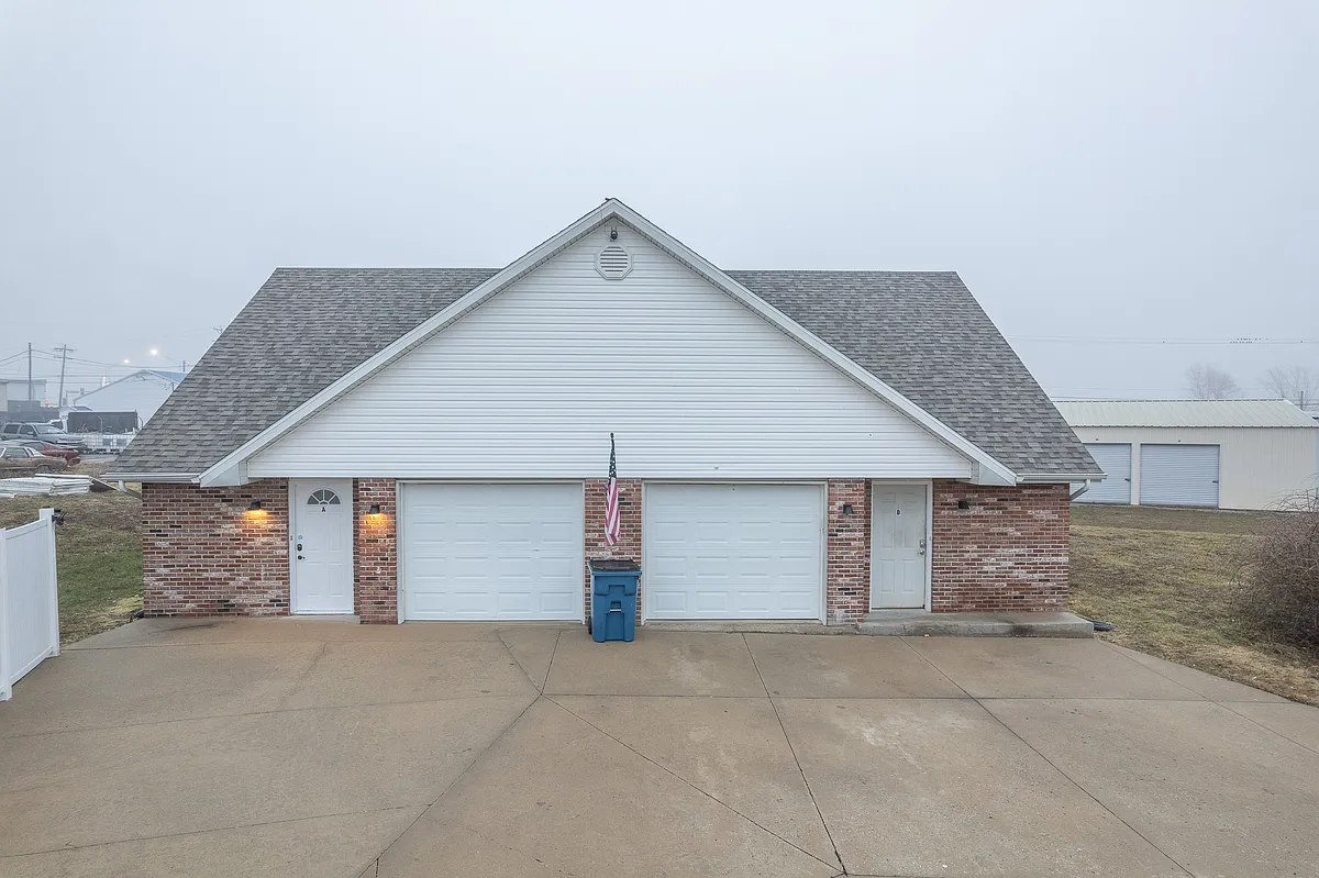 Building Photo - 125 Hayes Rd #B