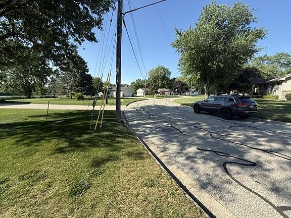 3rd image of Riverview Dr