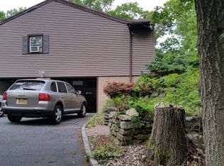 164 Indian Head Rd, Commack, NY 11725