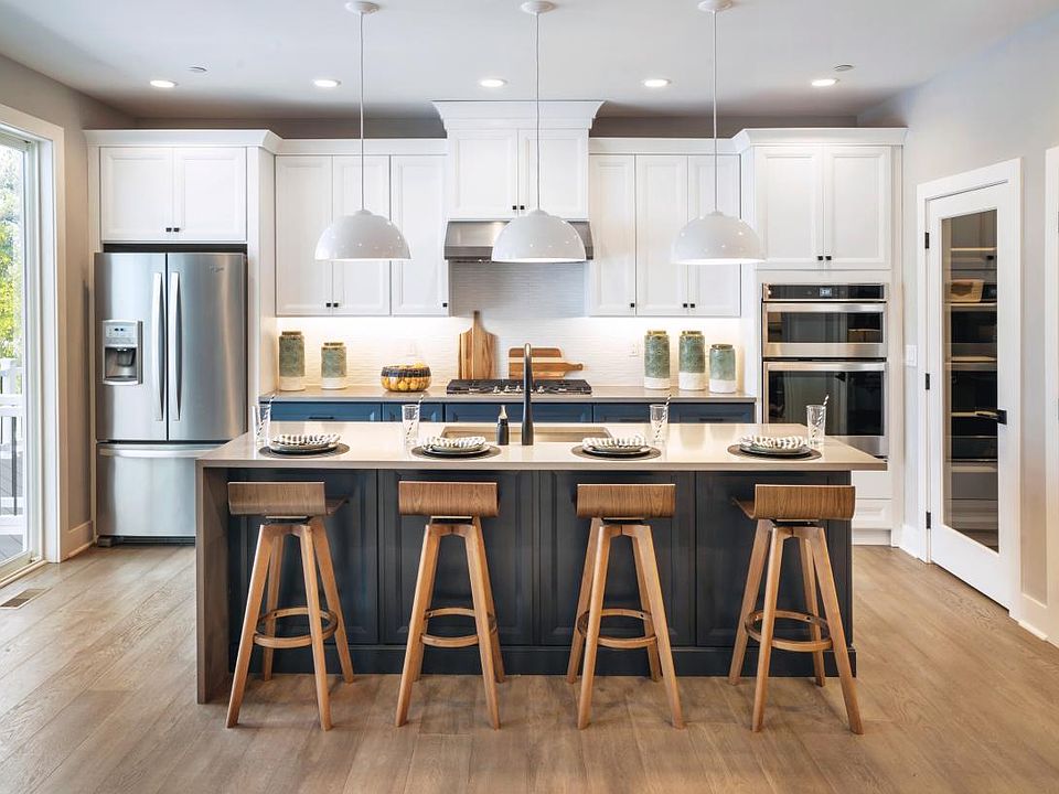 Beautiful Upgraded Kitchen