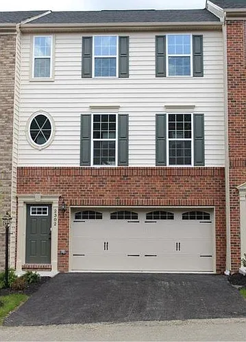 2302 Pointe View Dr Photo 1