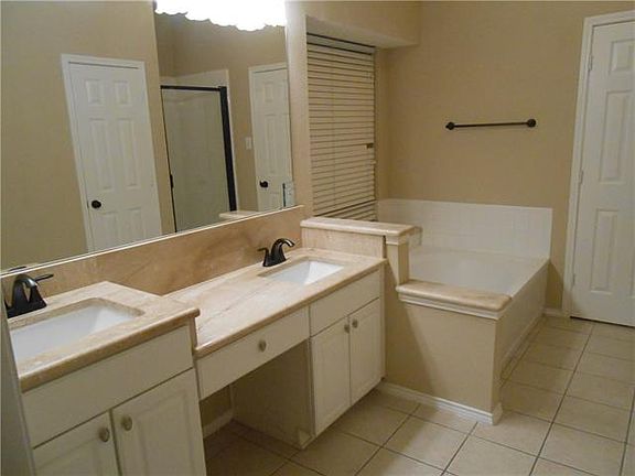 4th image of 7222 Hillshire Ln