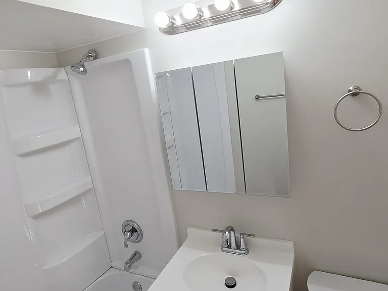 11011 - 13 South Lloyd Drive - #13 — Photo 12