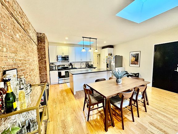 4th image of 178 2nd Ave APT 5
