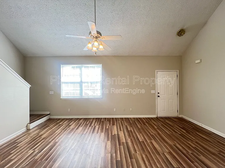 231 Oak Grove Way — Photo 3
