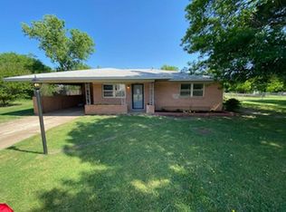 1214 Highland Dr, Olney, TX 76374