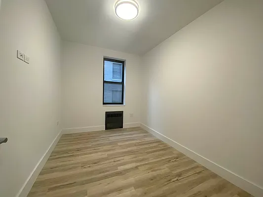 Rented by Oxford Property Group | media 12