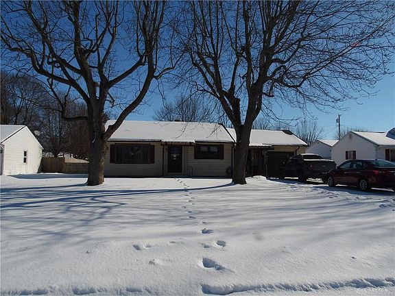 3rd image of 611 S Main St