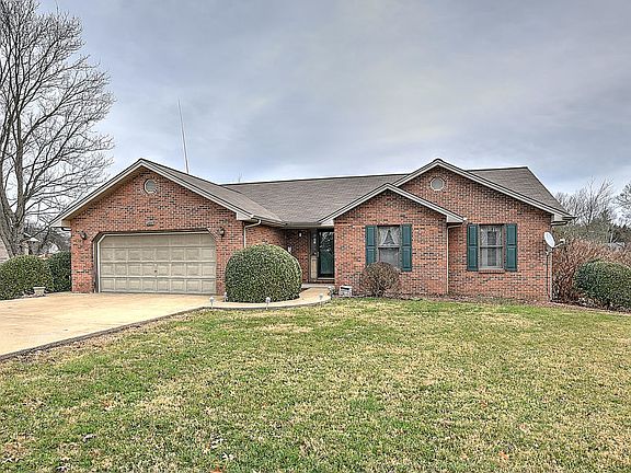 3rd image of 203 Robin Hood Ln