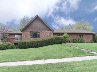 27 Greenridge Rd, Elgin, IL 60120