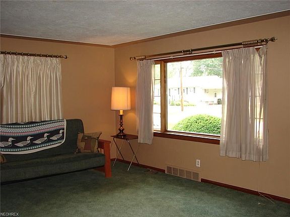 3rd image of 837 Georgia Ave