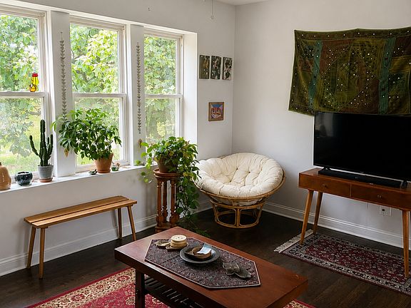 4th image of 2559 W Haddon Ave #1R