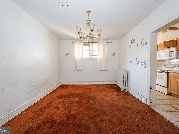 5th image of 5904 W Columbia Ave