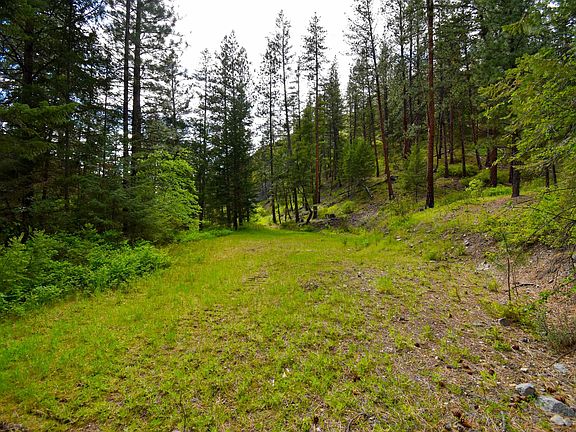 2nd image of 1 Henry Creek Rd