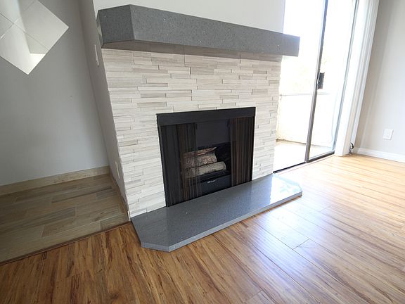 5th image of 3353 Shelby Dr APT 205