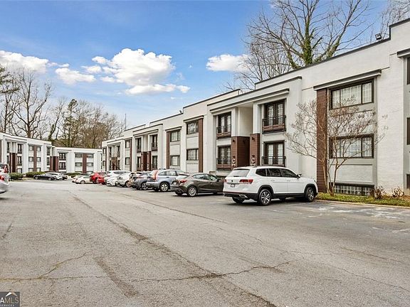 3rd image of 1445 Monroe Dr NE APT C21