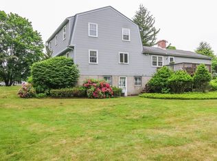 28 Brentwood Dr, Wilbraham, MA 01095