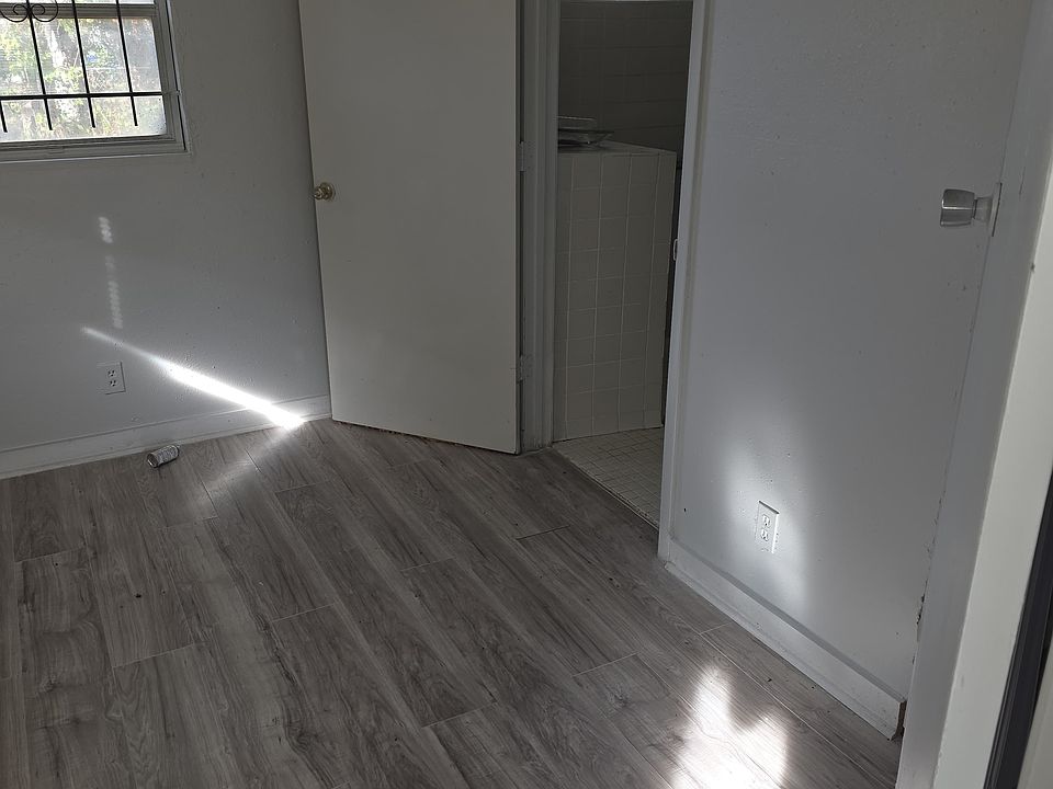 2nd image of 2179 Broadway Ave