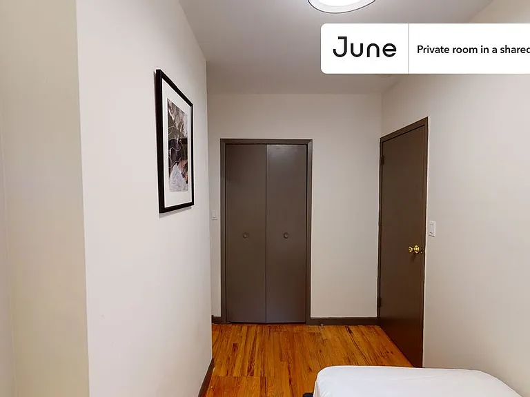 1521 York Ave #B — Photo 2