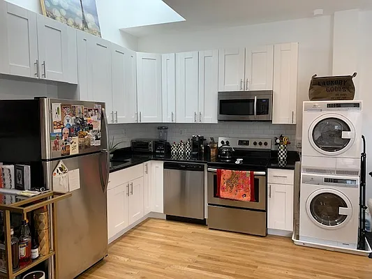 Rented by Dynamik Realty | media 16