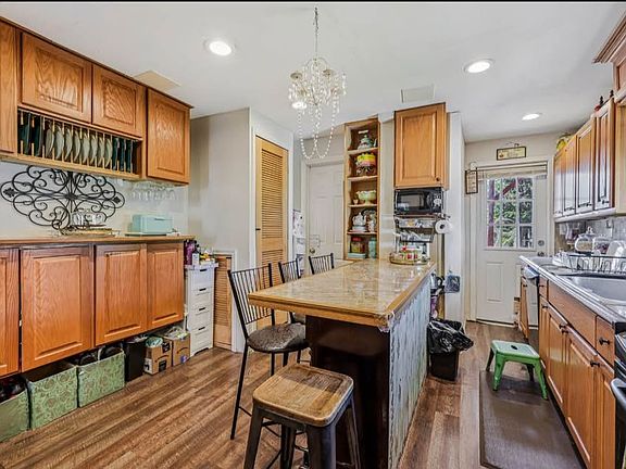 4th image of 45 Katz Ave