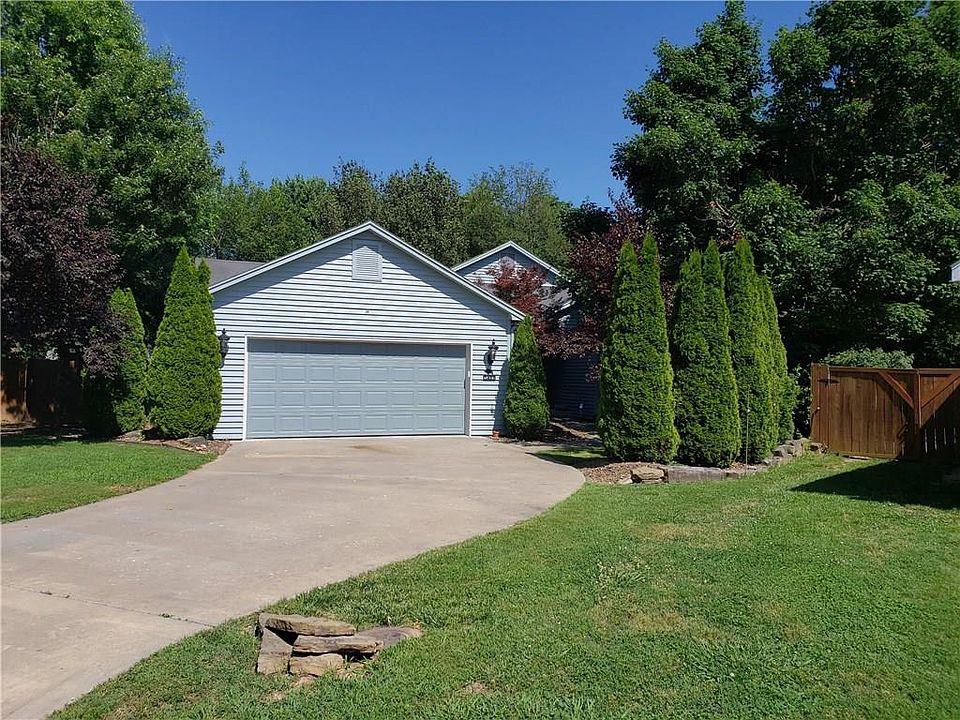 1st image of 1451 E Langston Pl