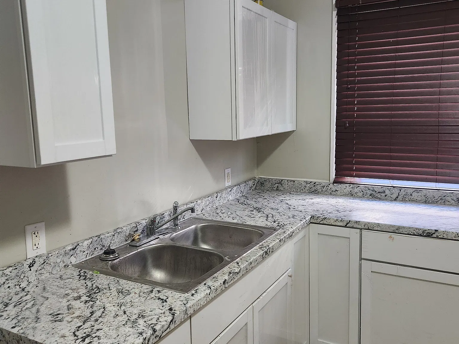 711 Lafayette Avenue SE — Photo 2