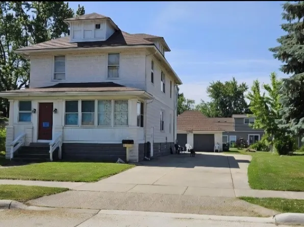 19504 Bigelow St, Roseville, MI 48066