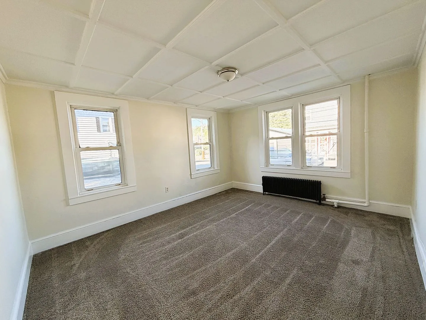 8 Crystal Street — Photo 3