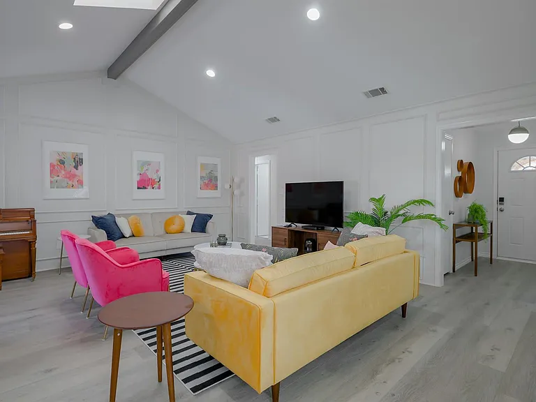 1613 E Spring Valley Rd — Photo 5