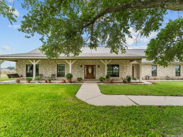 4997 Pittman Rd., Adkins, TX 78101