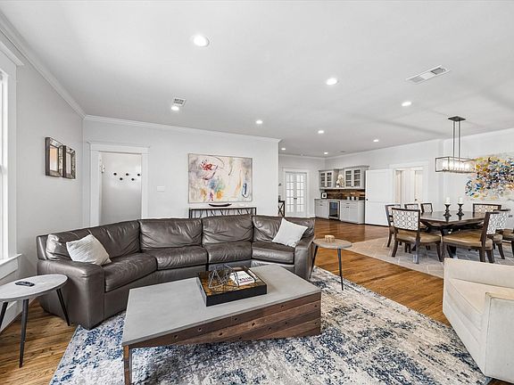 3rd image of 1307 Marshall St