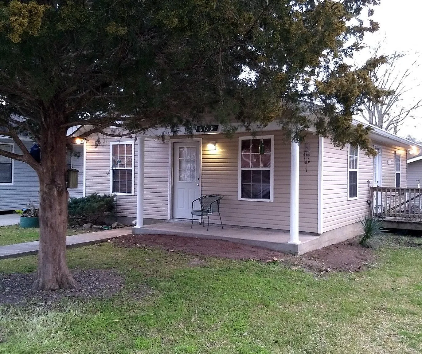 509 Williams Ave — Photo 2