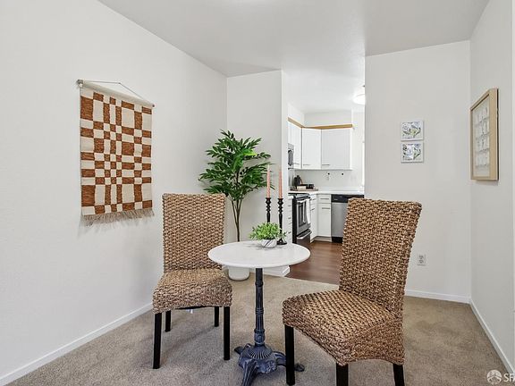 4th image of 1945 Washington St APT 412