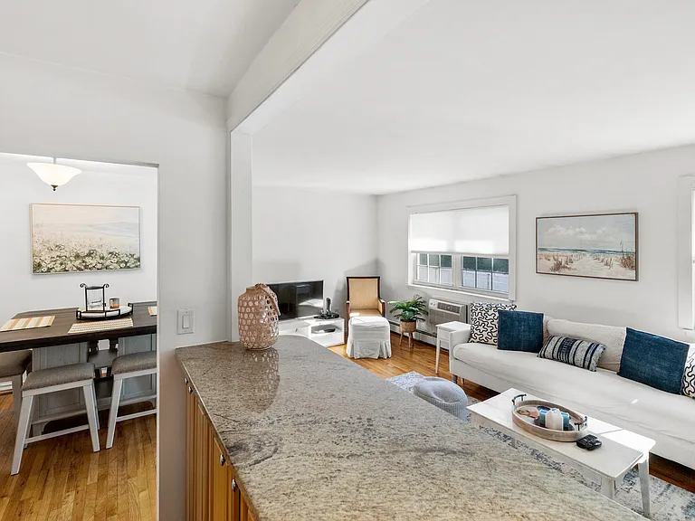26 Layton Ave #27 — Photo 10