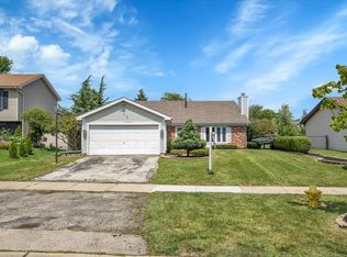 616 Rockhurst Rd, Bolingbrook, IL 60440