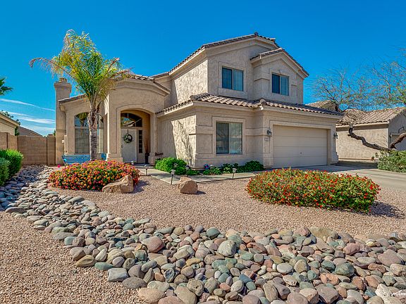 2nd image of 711 E Ranch Rd